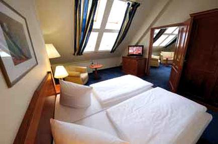 Western Mitte 3*