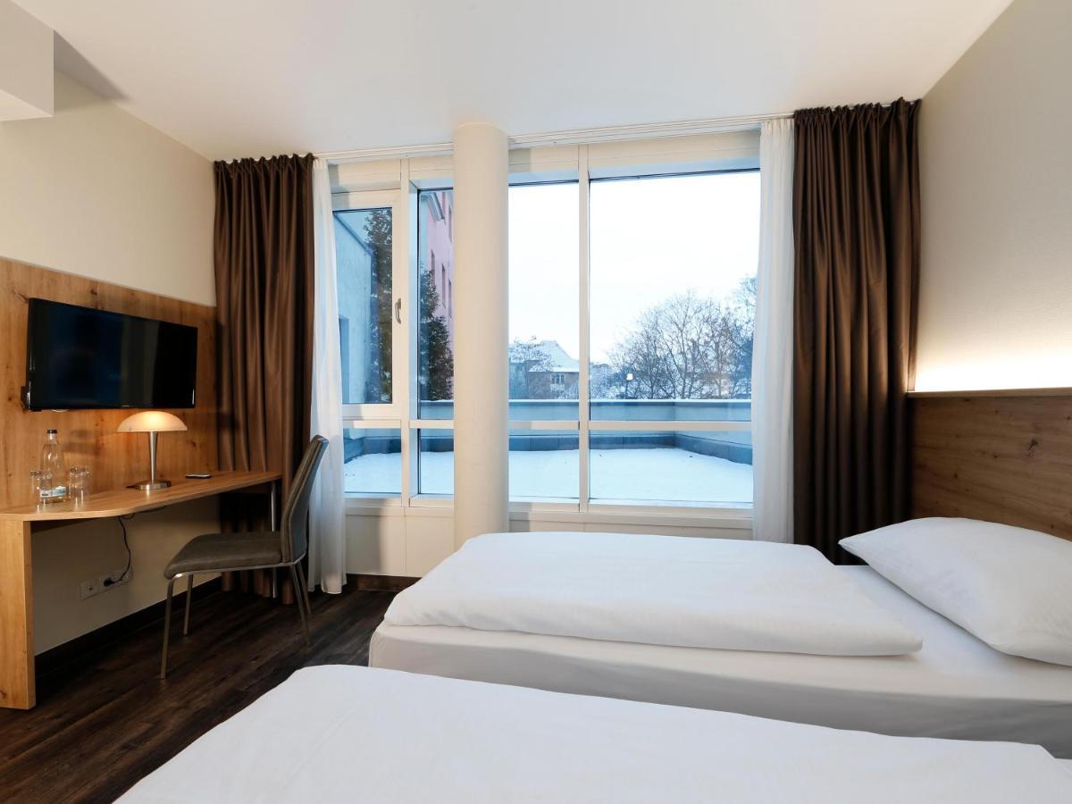 Western Mitte 3*