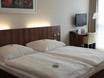 Western Mitte 3*